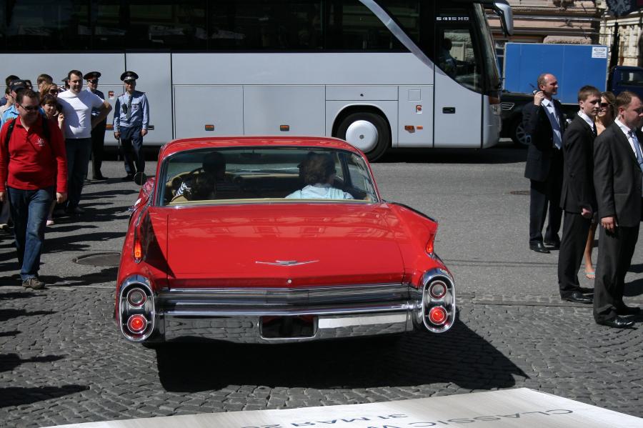  Cadillac DeVille 1960 года  (фото 8 из 15)